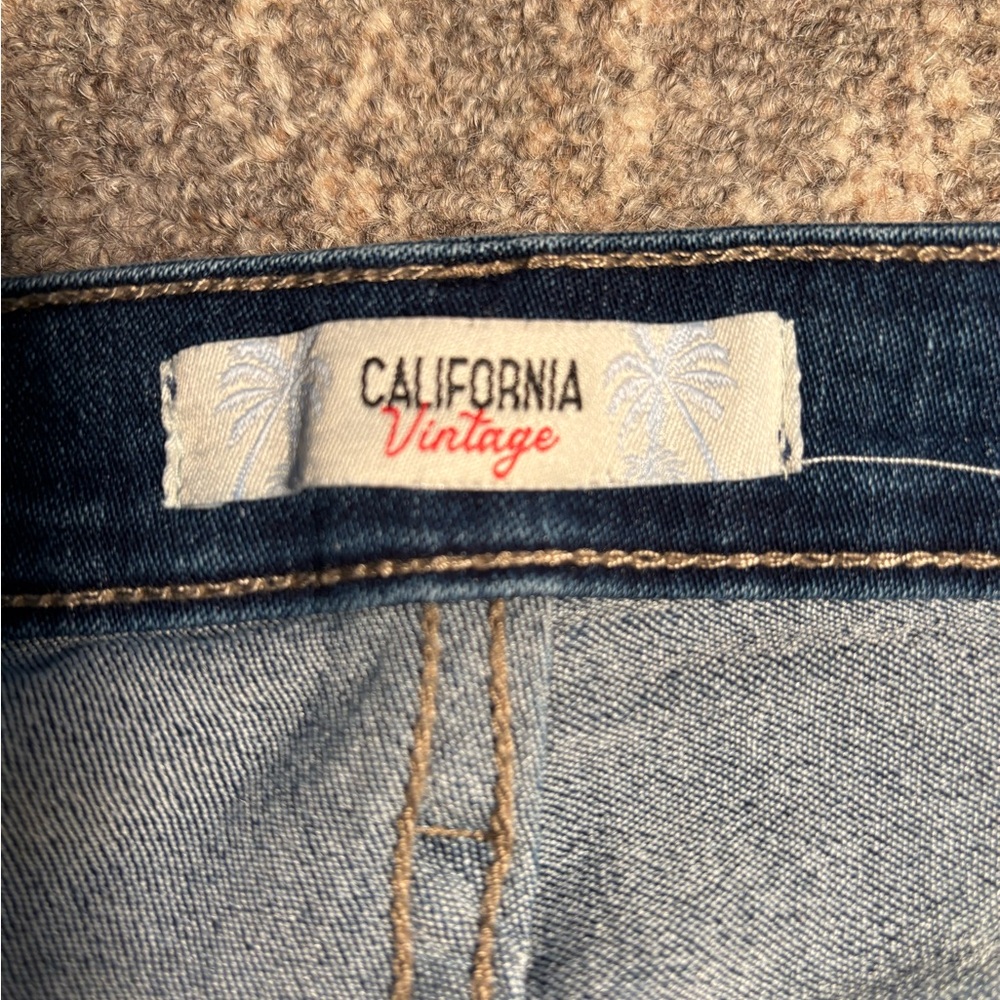 California Vintage | Women Straight Leg Frayed Hem Distressed Jean Pant  11/30 - Picture 10 of 10